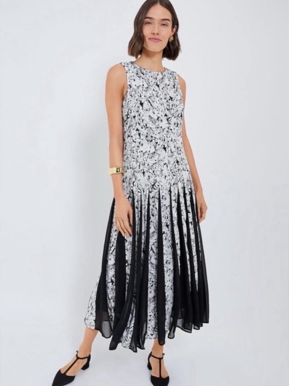 NWT Tuckernuck Midnight Garden Pleated Midi Dress